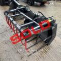 5ft Muck Grab C/W Euro 8 Brackets
