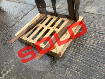Manitou Pallet Forks & Frame