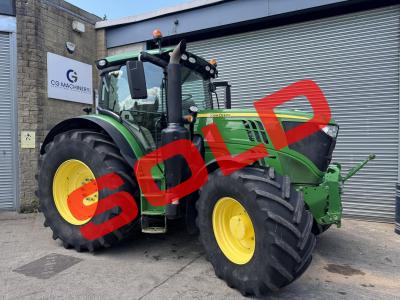 John Deere 6215R