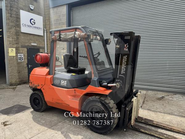 Toyota 40 Forklift