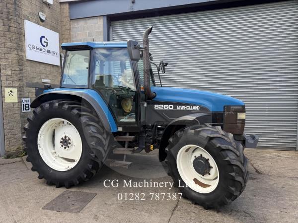 New Holland 8260